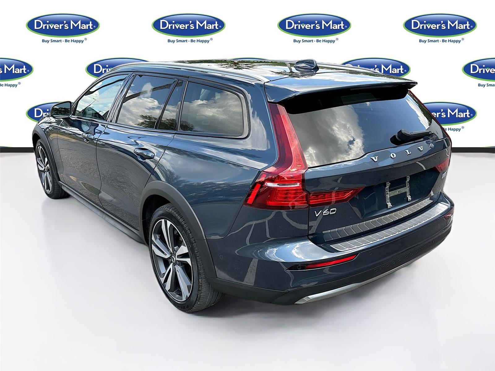 2025 Volvo V60 Cross Country Plus