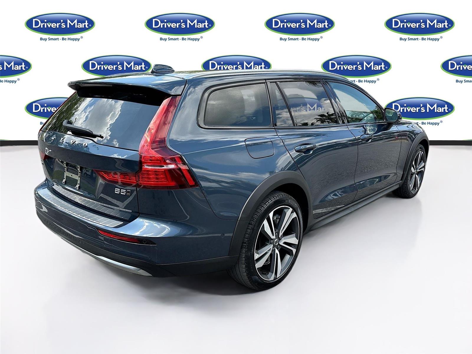 2025 Volvo V60 Cross Country Plus
