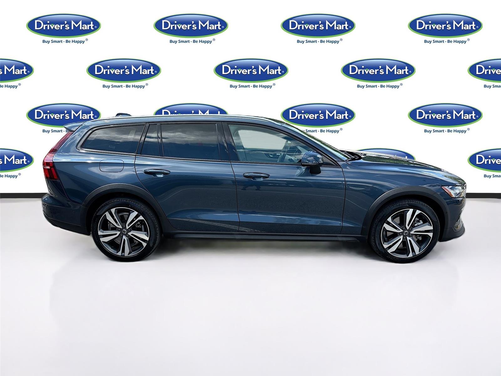 2025 Volvo V60 Cross Country Plus