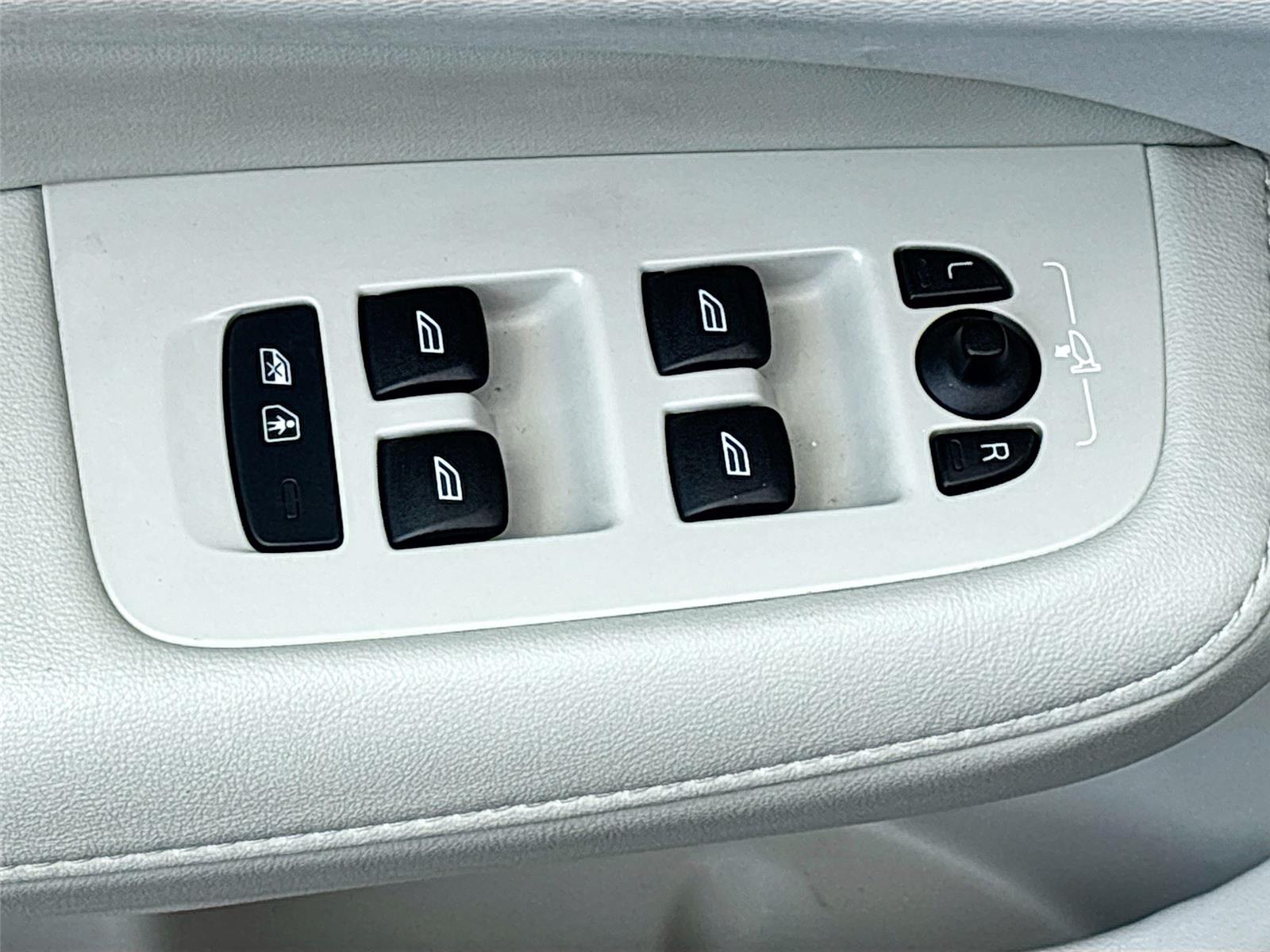 2025 Volvo V60 Cross Country Plus