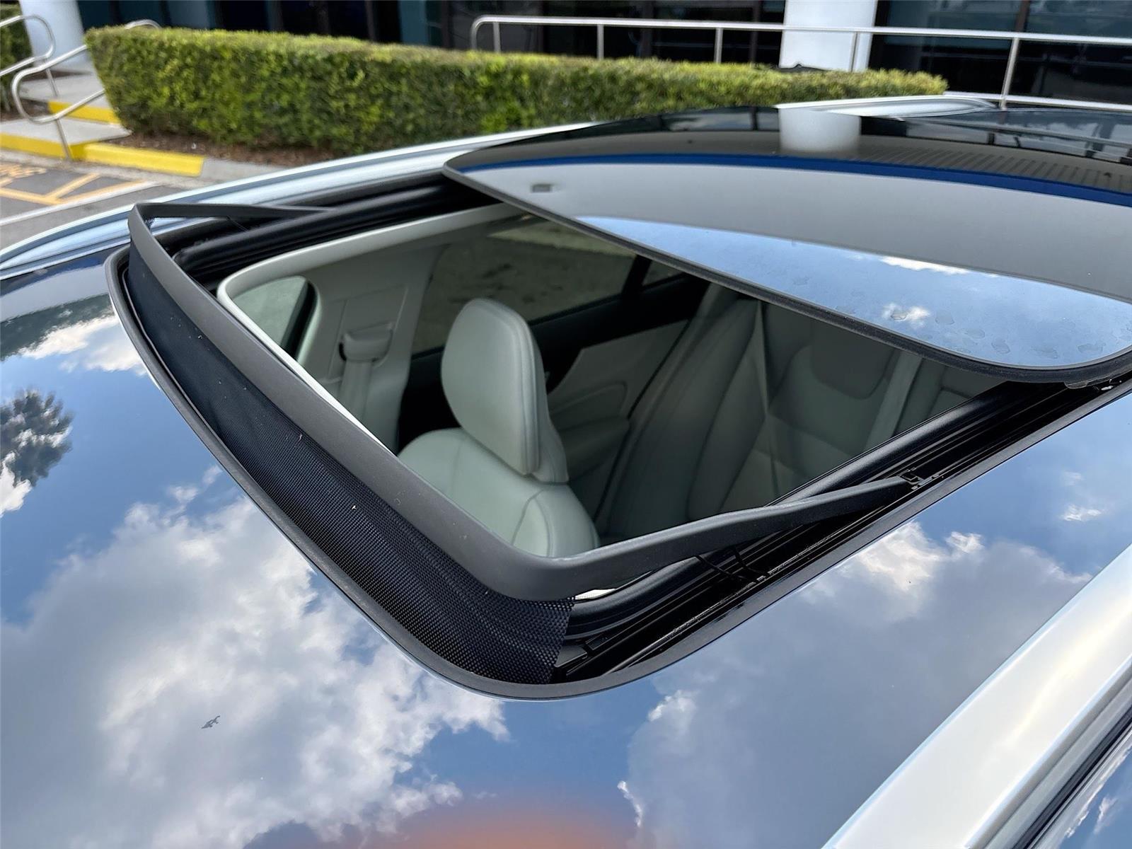 2025 Volvo V60 Cross Country Plus