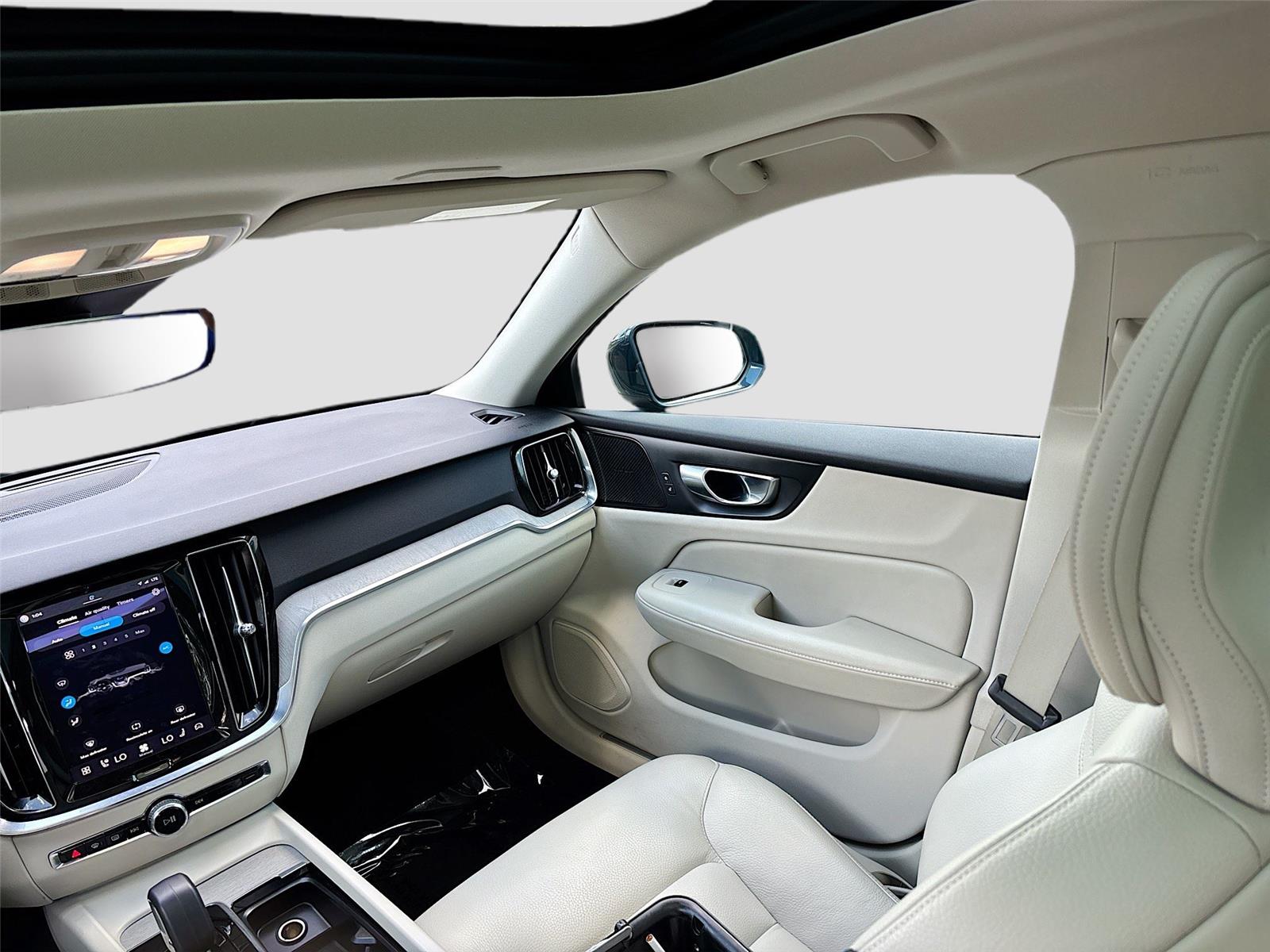 2025 Volvo V60 Cross Country Plus