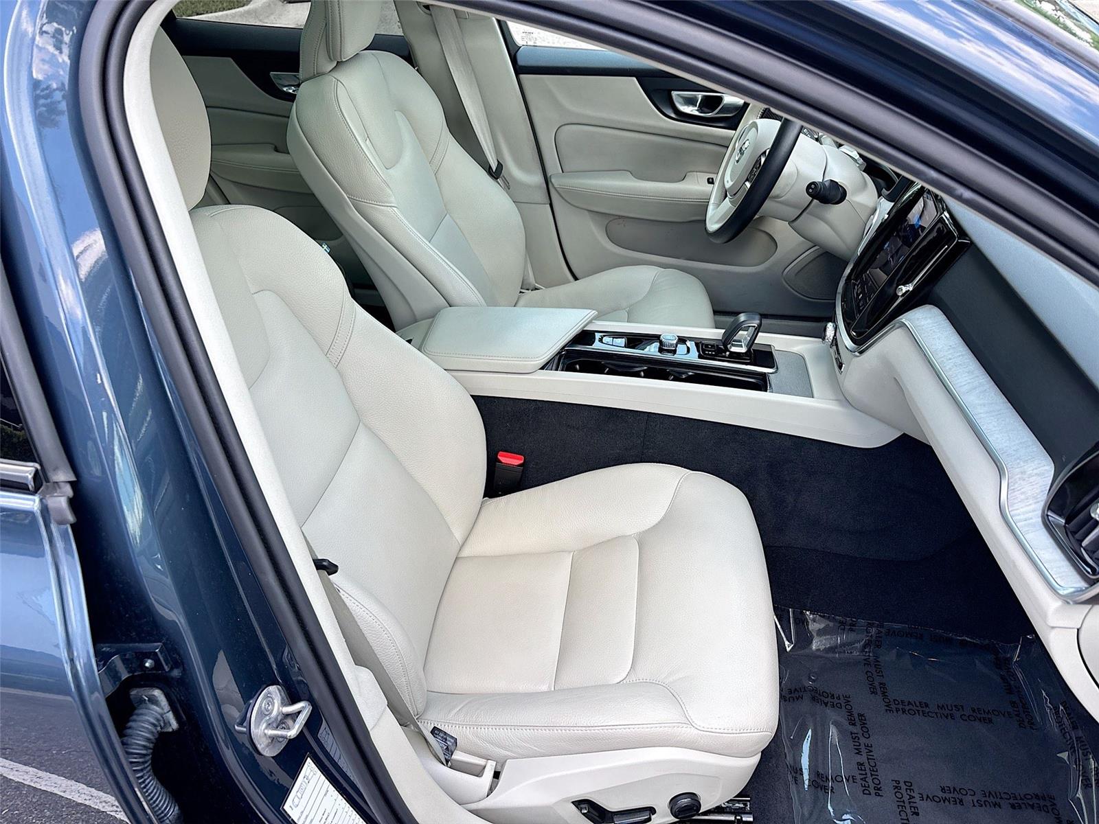 2025 Volvo V60 Cross Country Plus