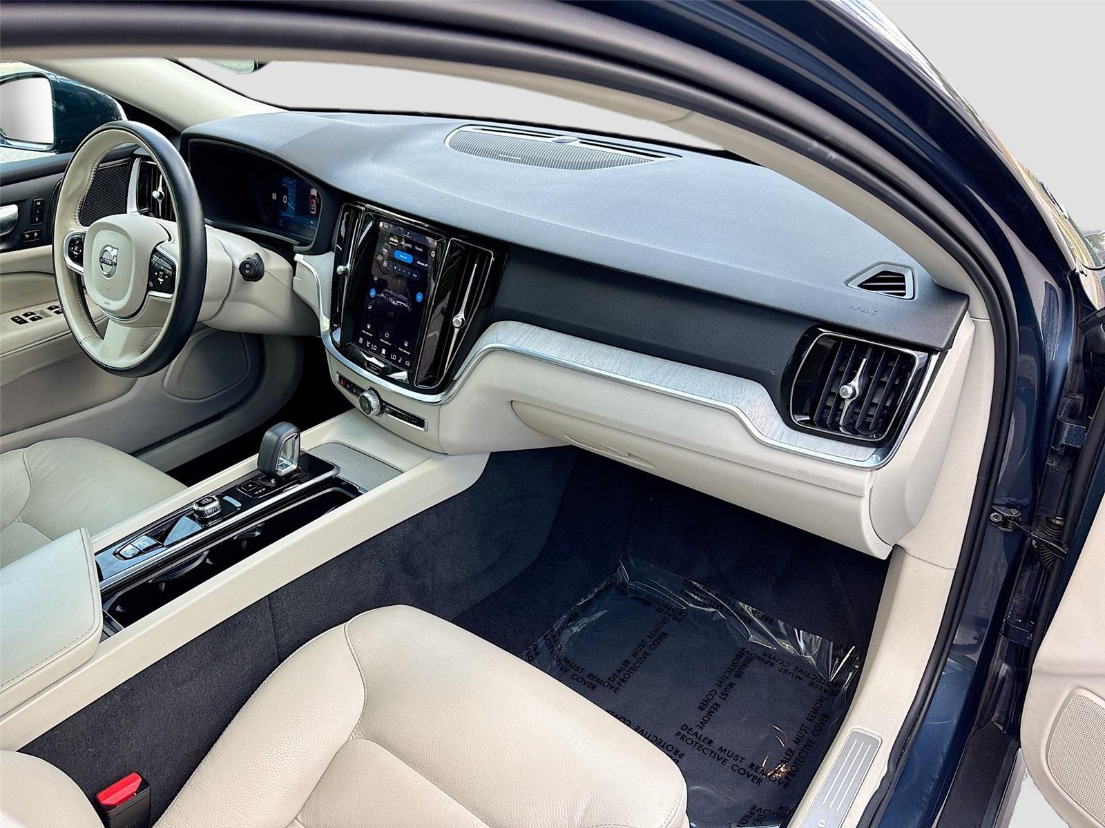 2025 Volvo V60 Cross Country Plus