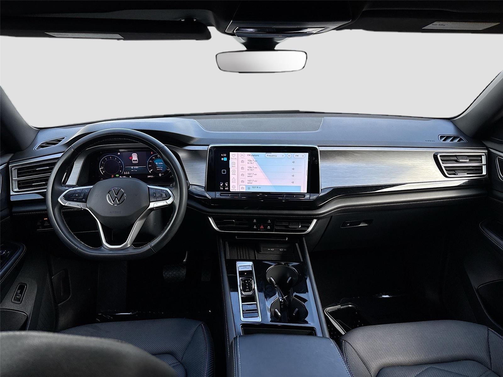 2025 Volkswagen Atlas Cross Sport 2.0T SE w/Technology