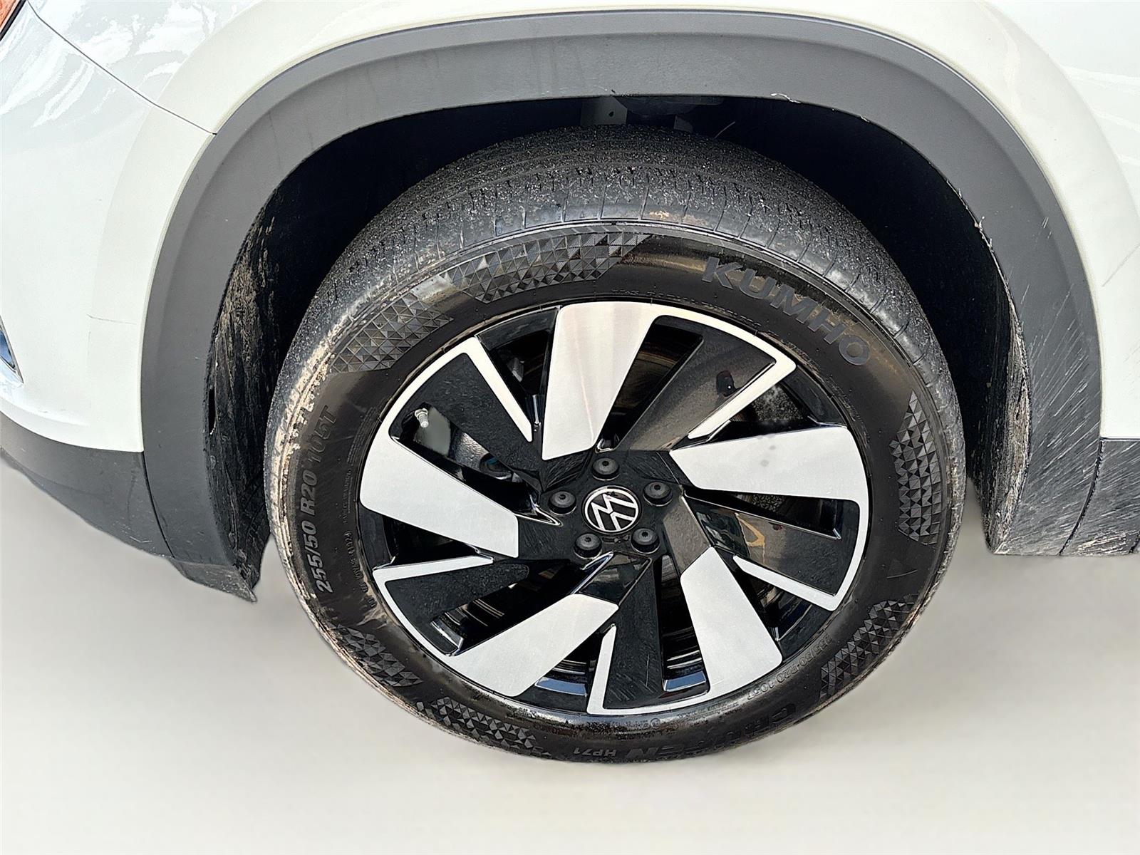 2025 Volkswagen Atlas Cross Sport 2.0T SE w/Technology