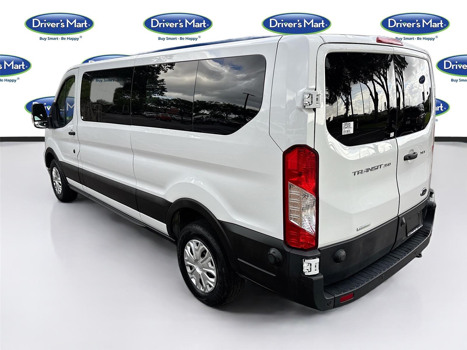 2024 Ford Transit Passenger Wagon XLT