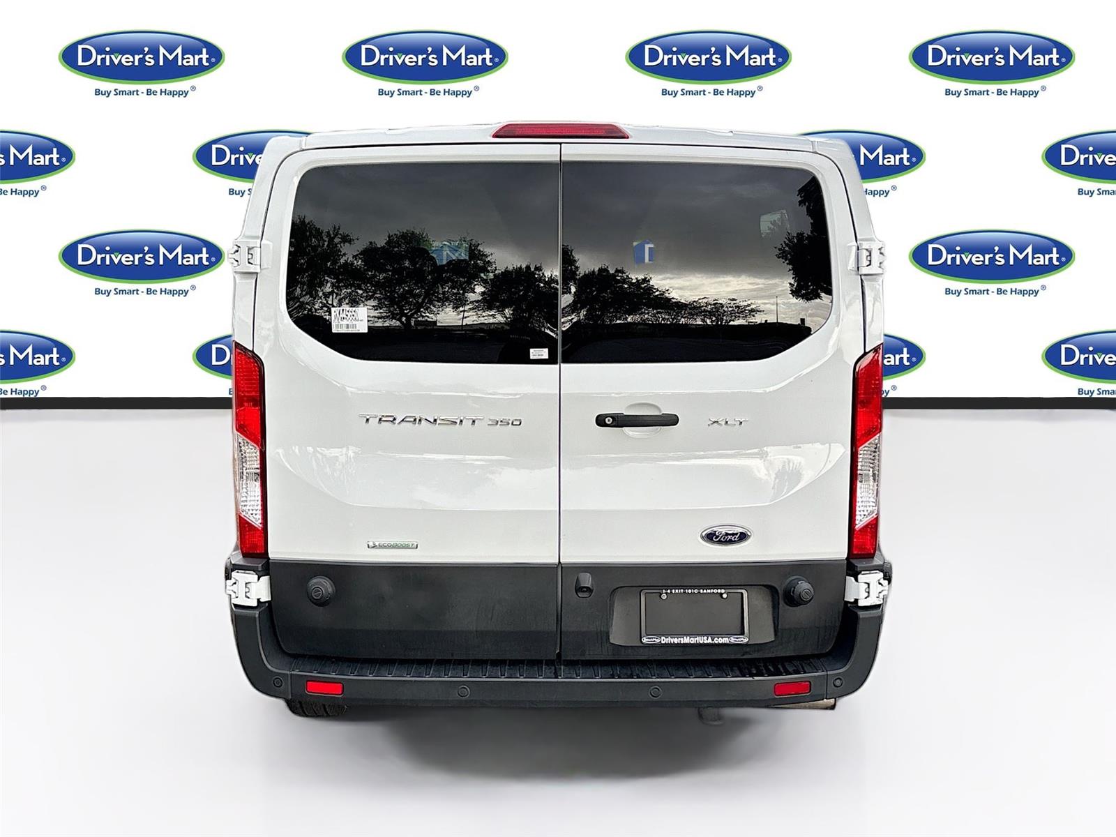 2024 Ford Transit Passenger Wagon XLT