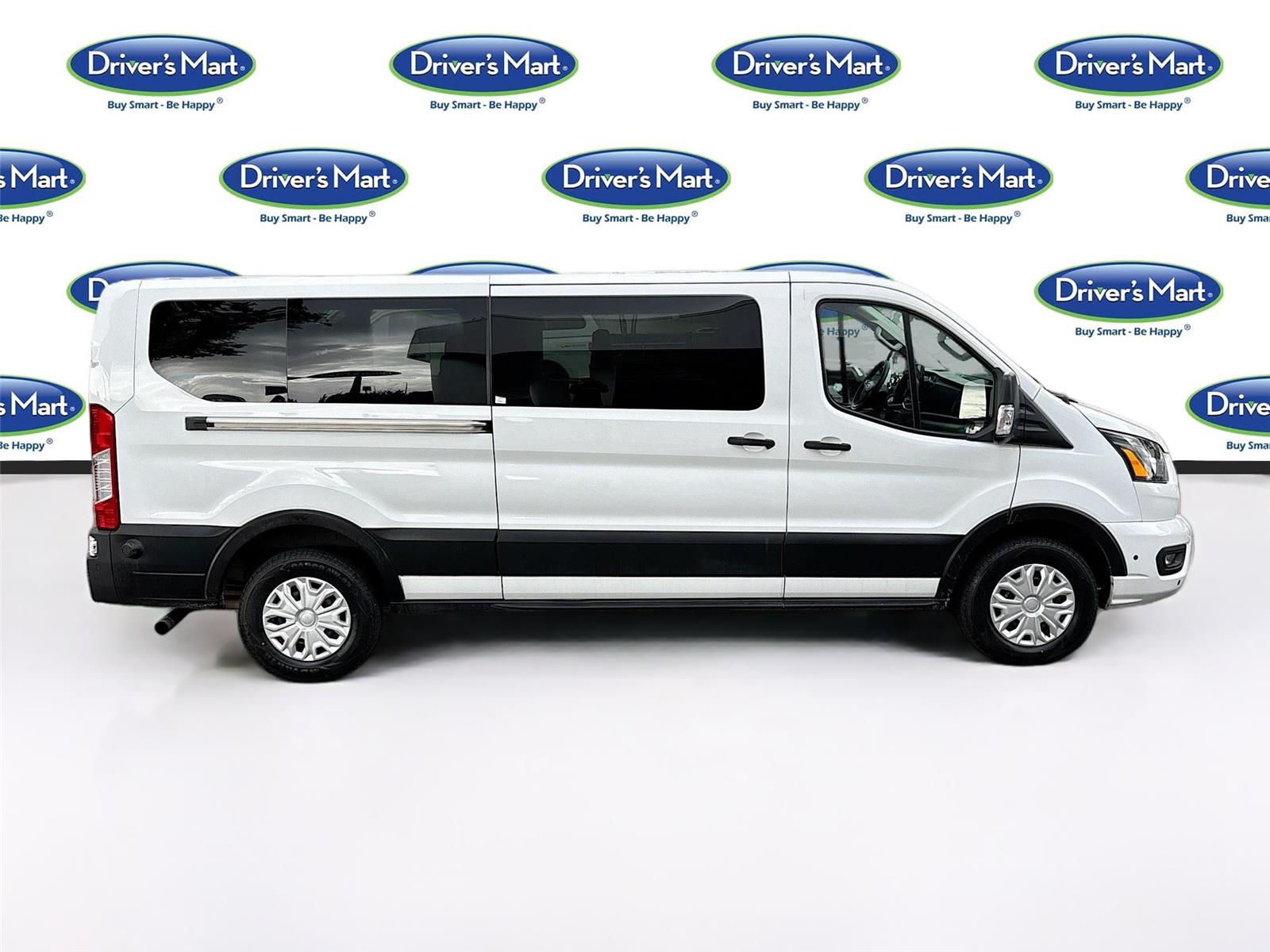 2024 Ford Transit Passenger Wagon XLT