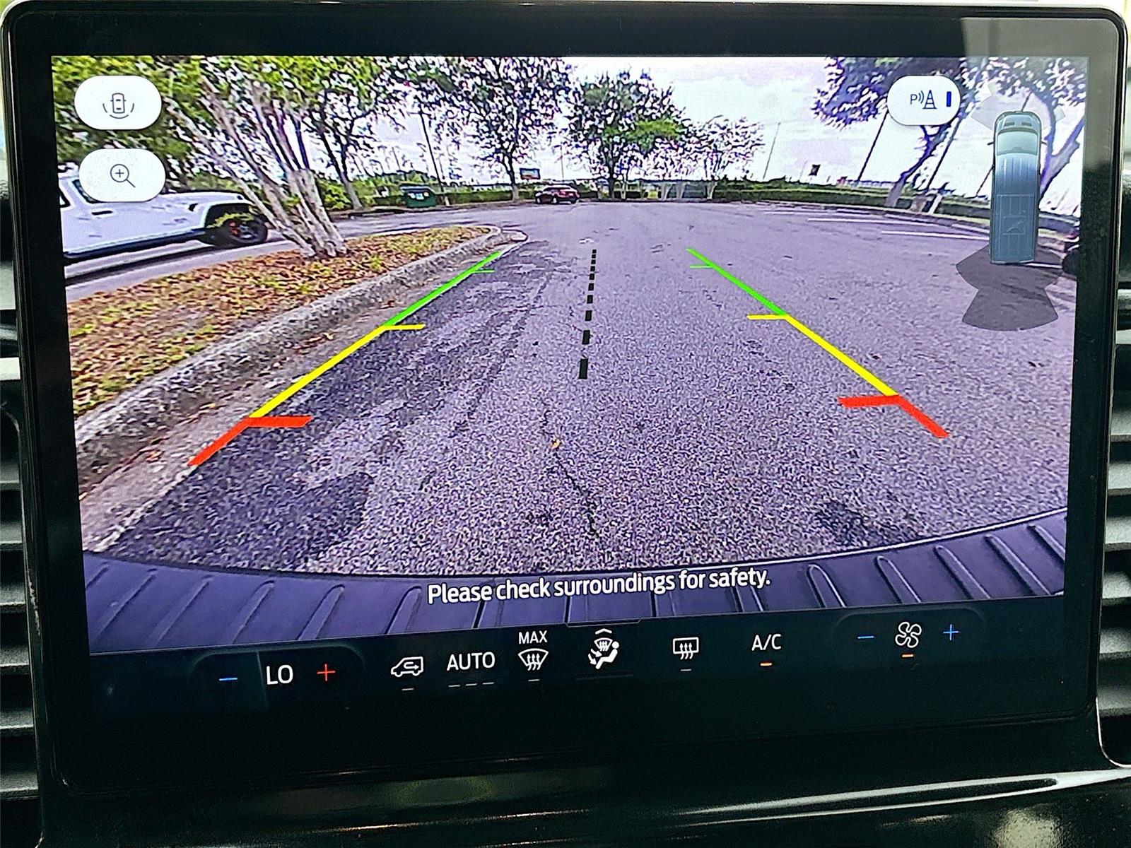 2024 Ford Transit Passenger Wagon XLT