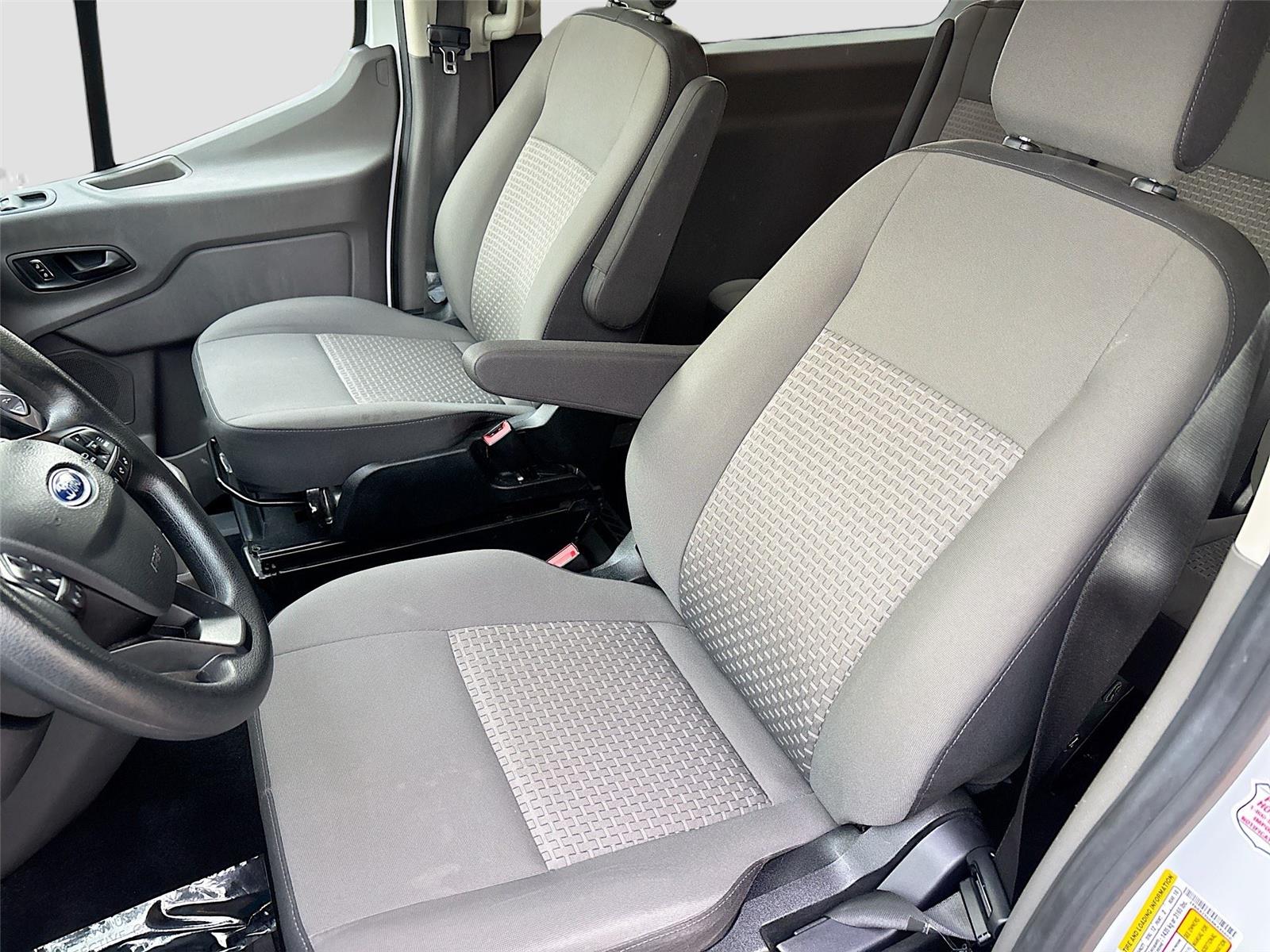 2024 Ford Transit Passenger Wagon XLT