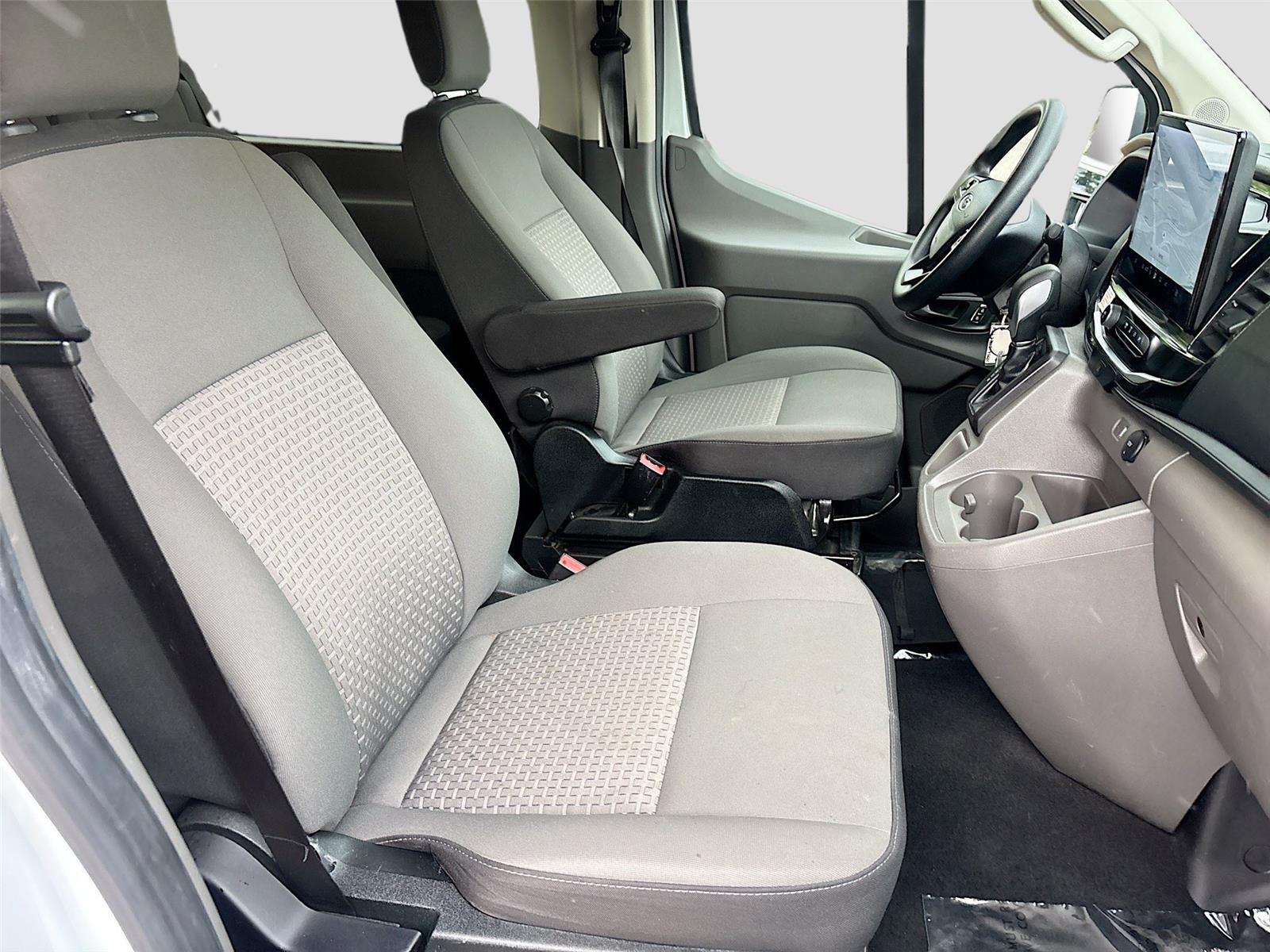 2024 Ford Transit Passenger Wagon XLT