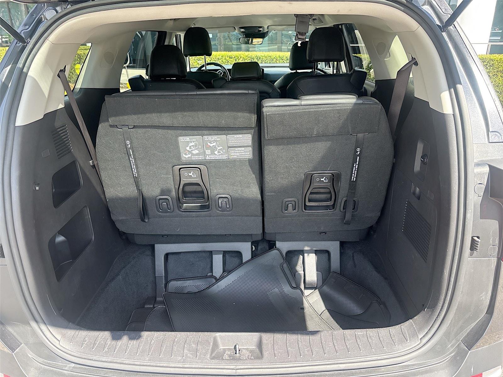 2025 Kia Carnival LXS