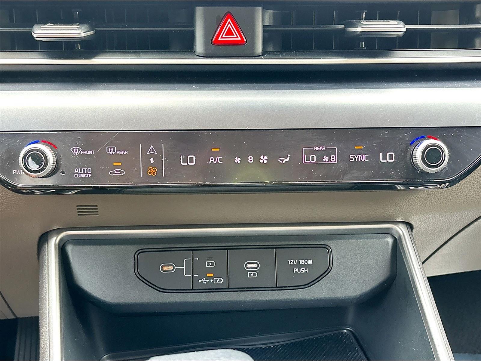 2025 Kia Carnival LXS