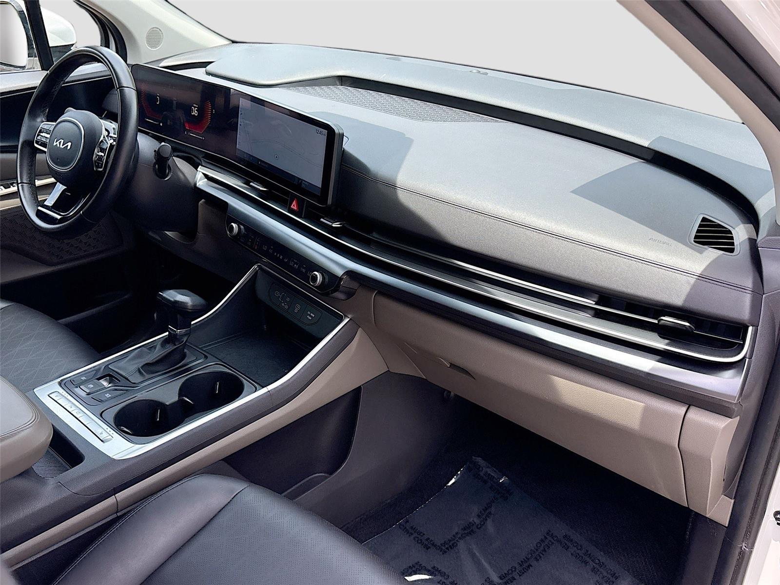 2025 Kia Carnival LXS