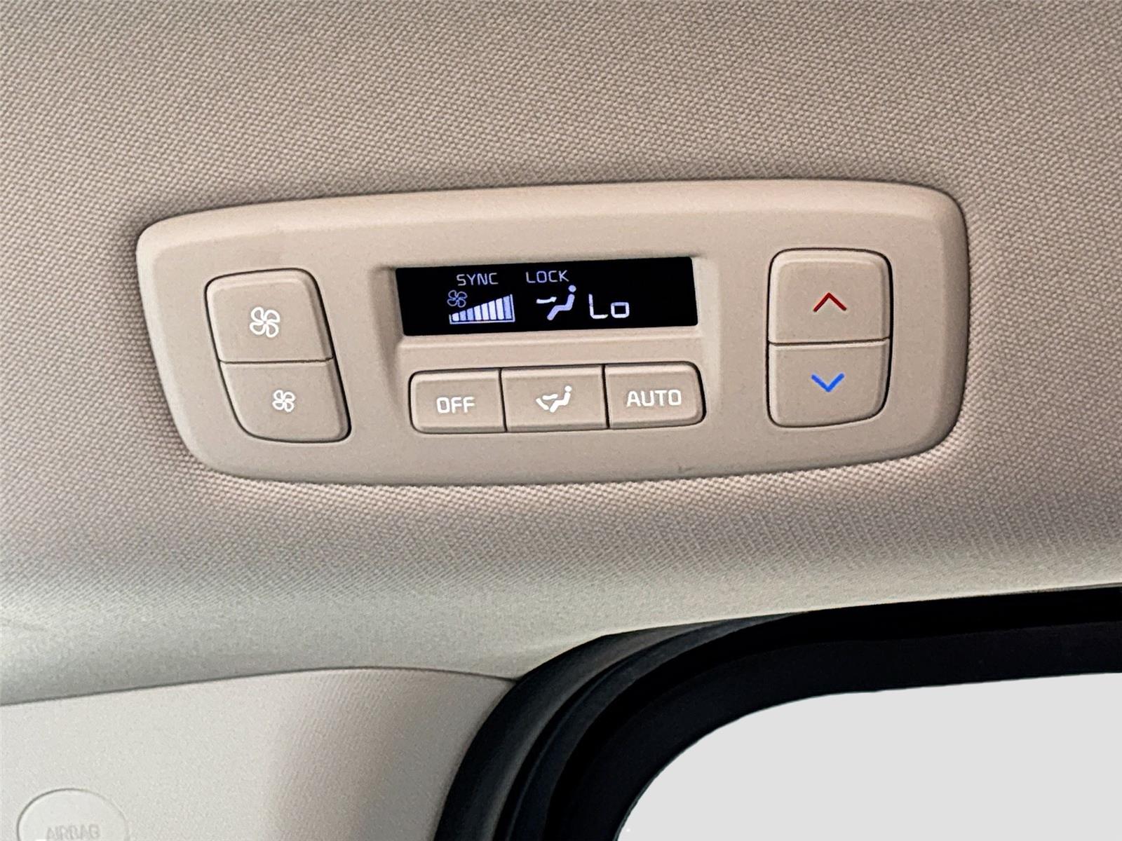 2025 Kia Carnival LXS