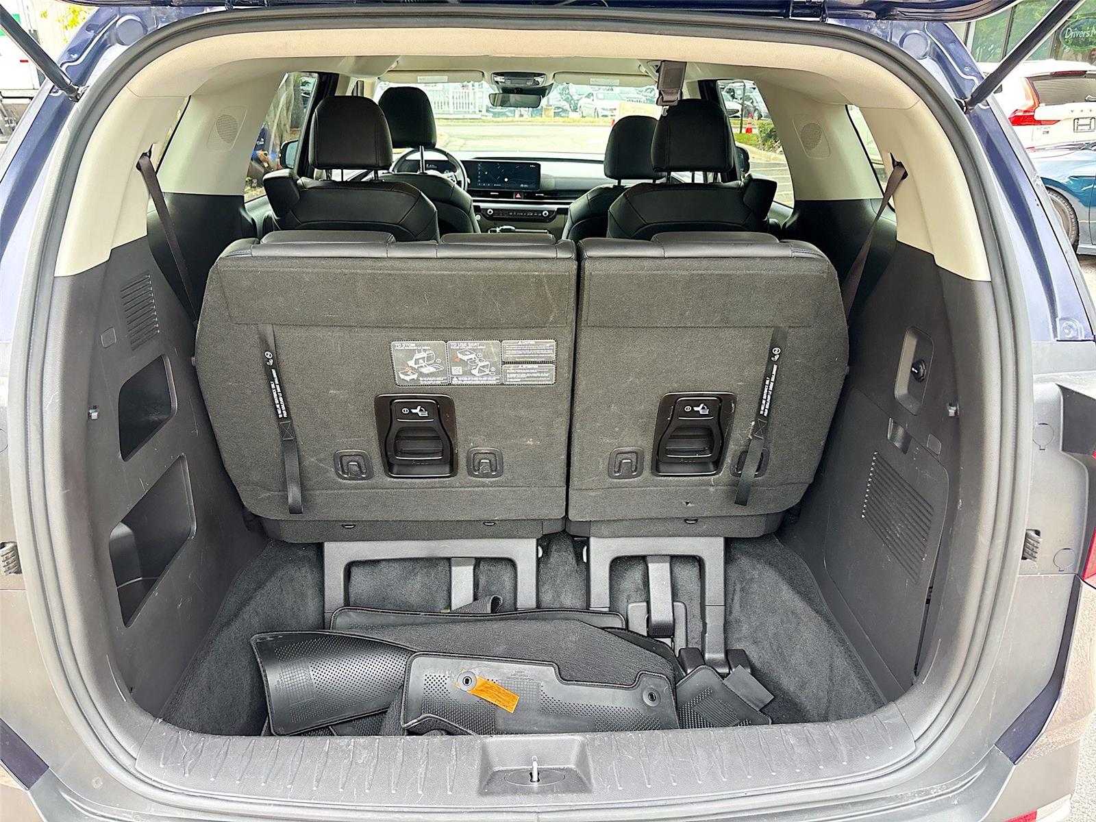 2025 Kia Carnival LXS