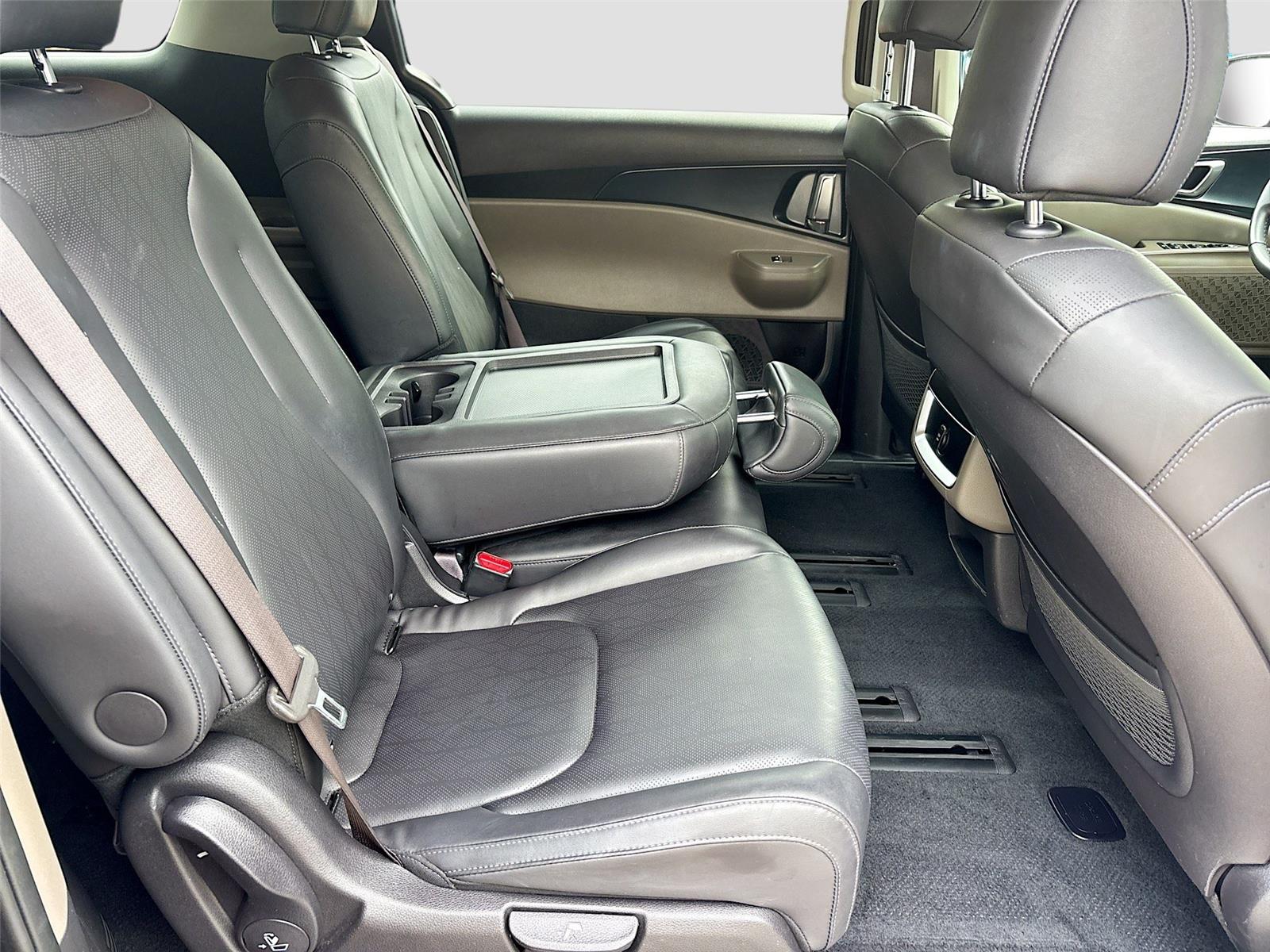 2025 Kia Carnival LXS