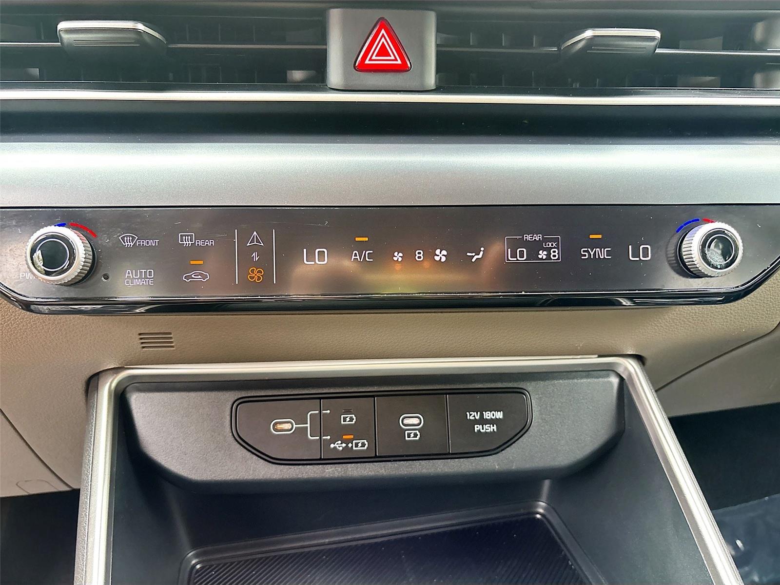 2025 Kia Carnival LXS