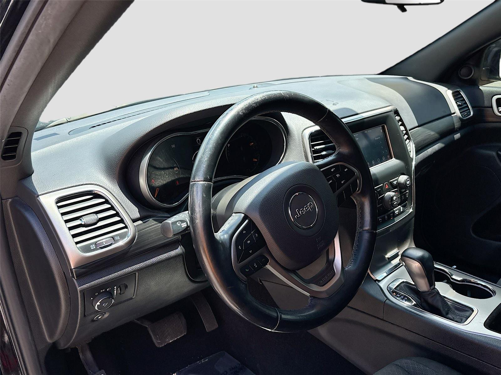2019 Jeep Grand Cherokee Laredo E