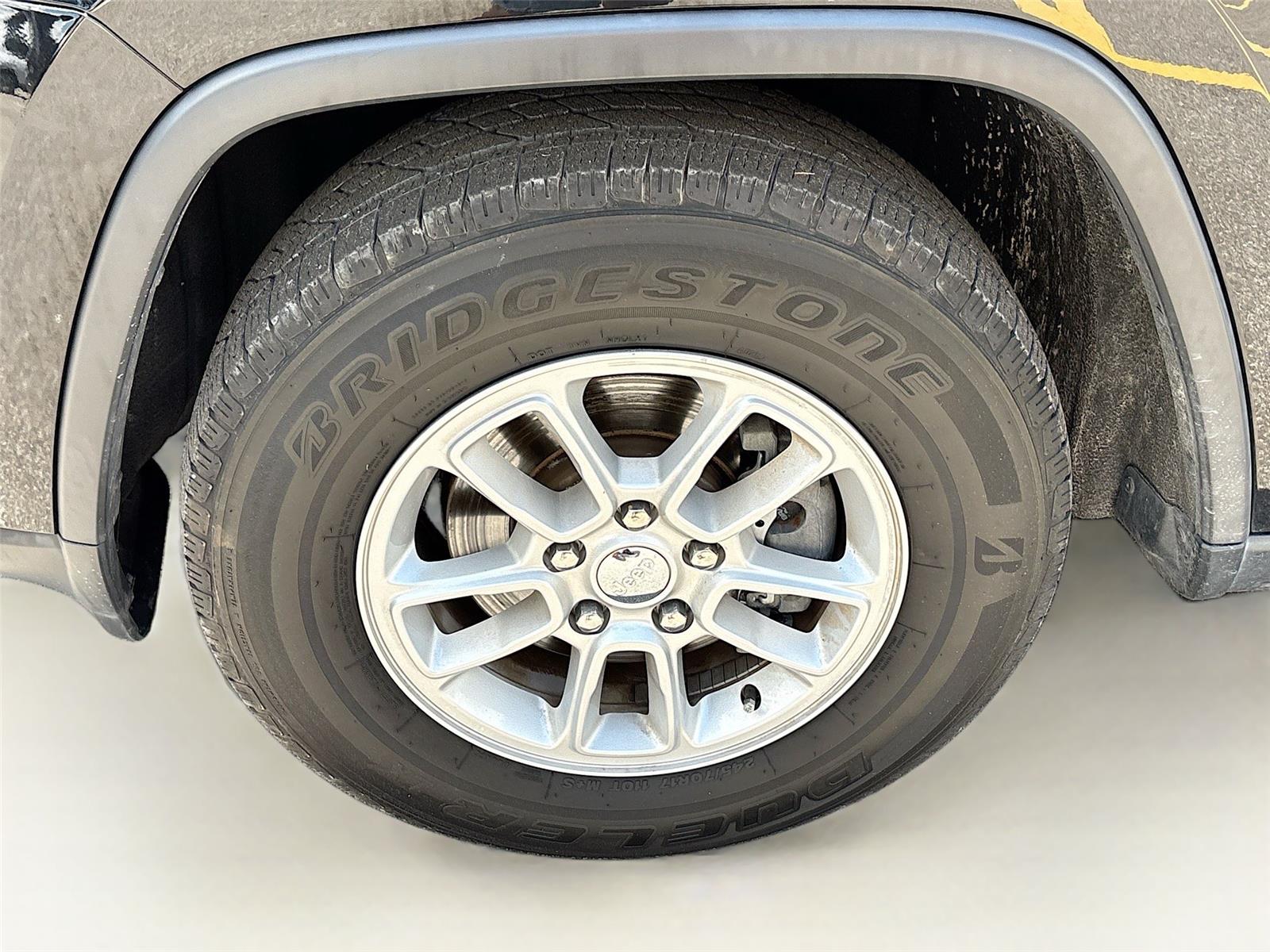 2019 Jeep Grand Cherokee Laredo E