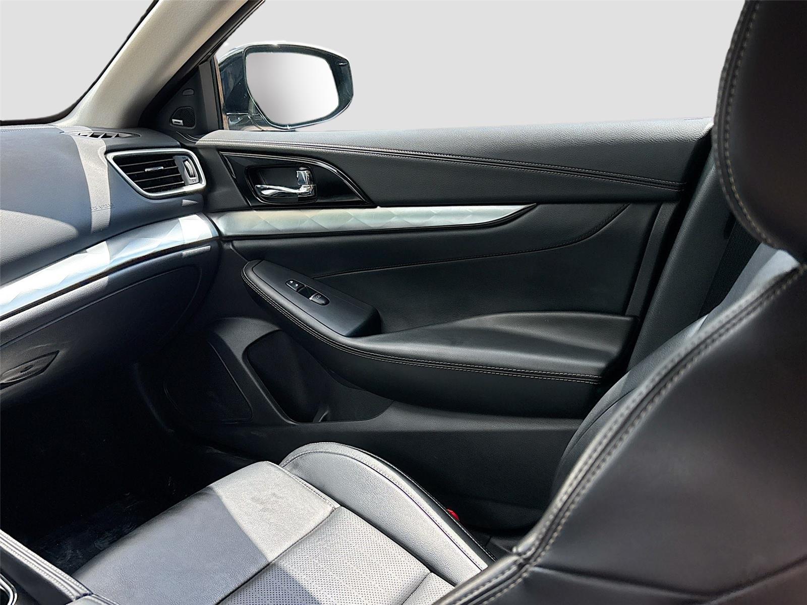 2023 NISSAN MAXIMA SL