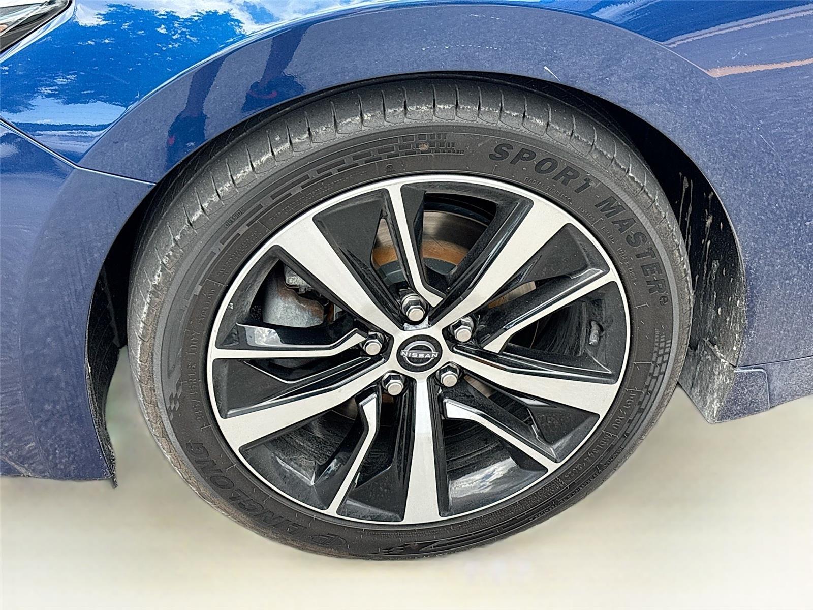 2023 NISSAN MAXIMA SL