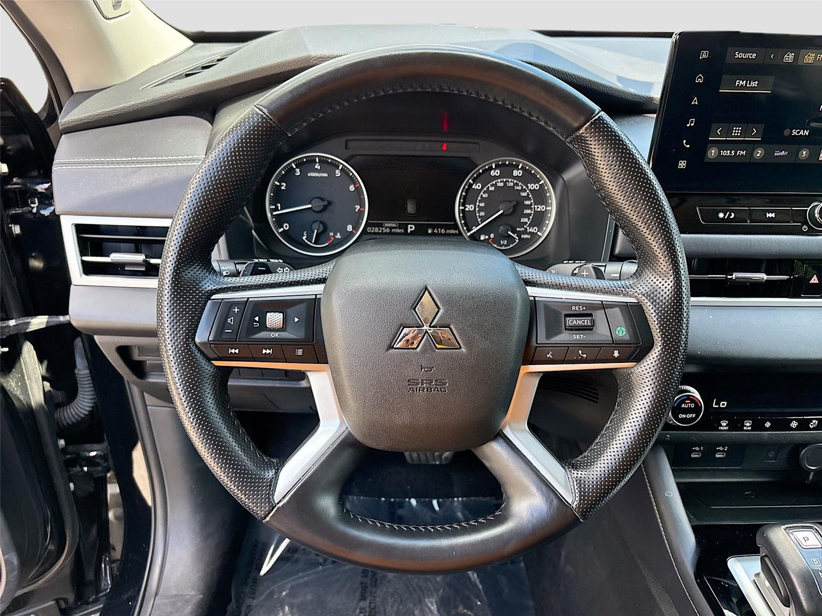 2025 Mitsubishi Outlander SE