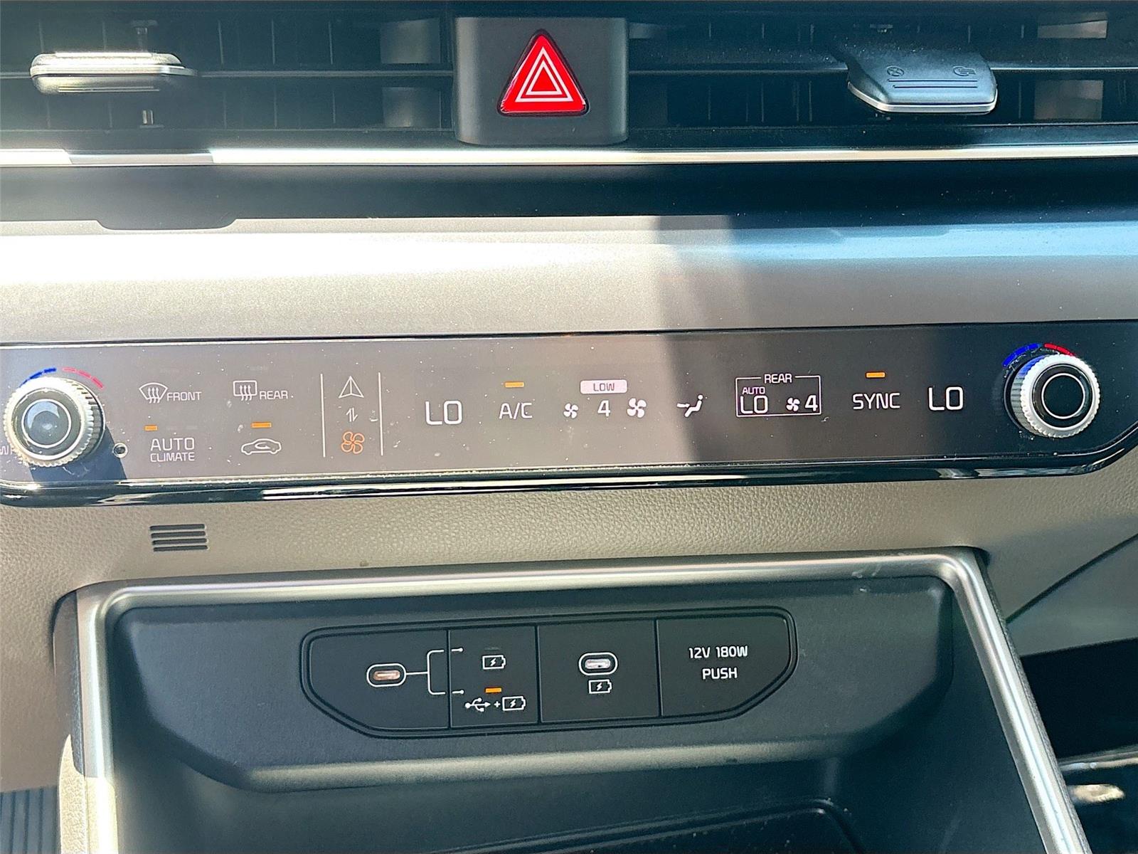 2025 Kia Carnival LXS