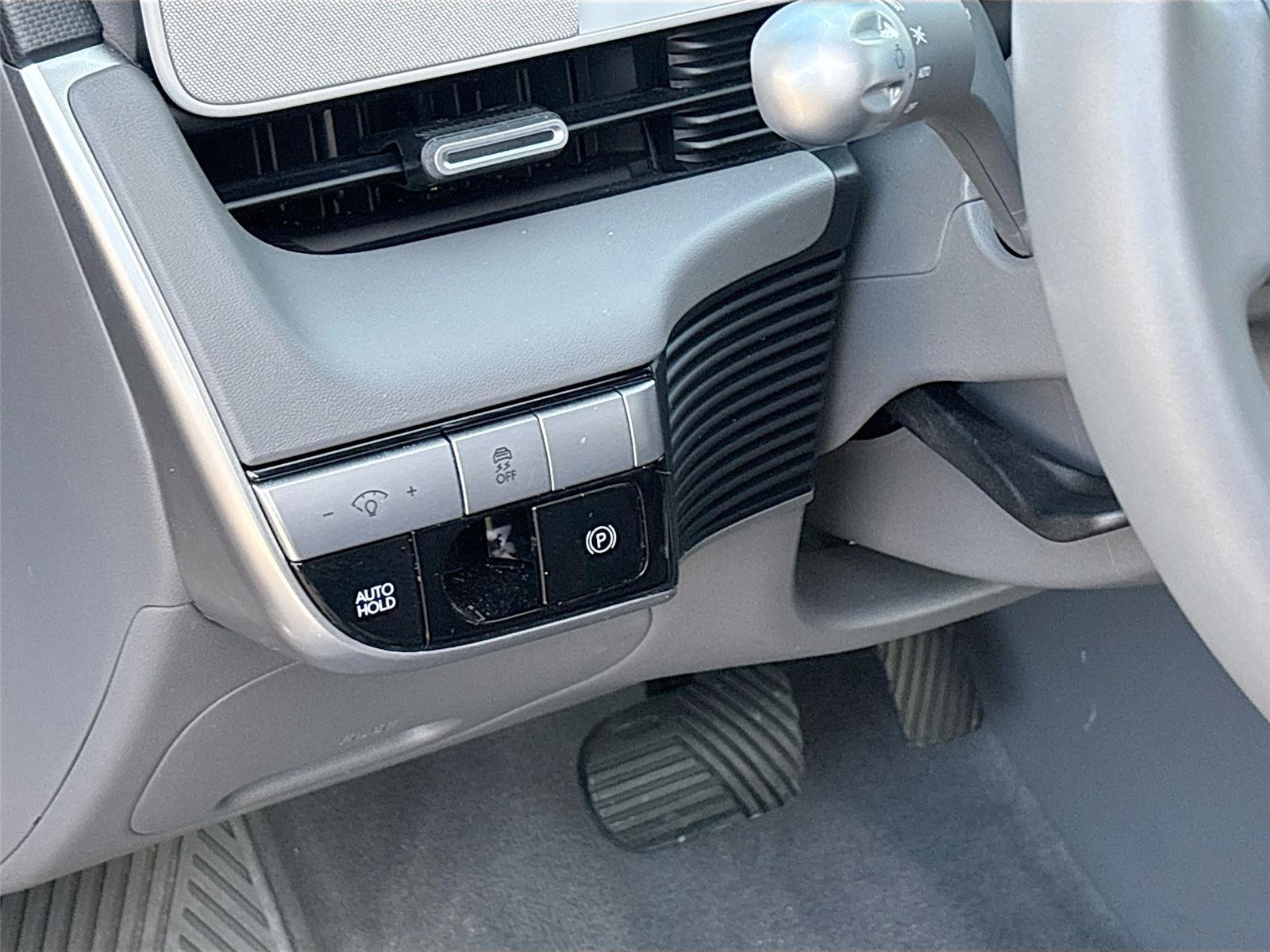 2024 Hyundai IONIQ 5 SE