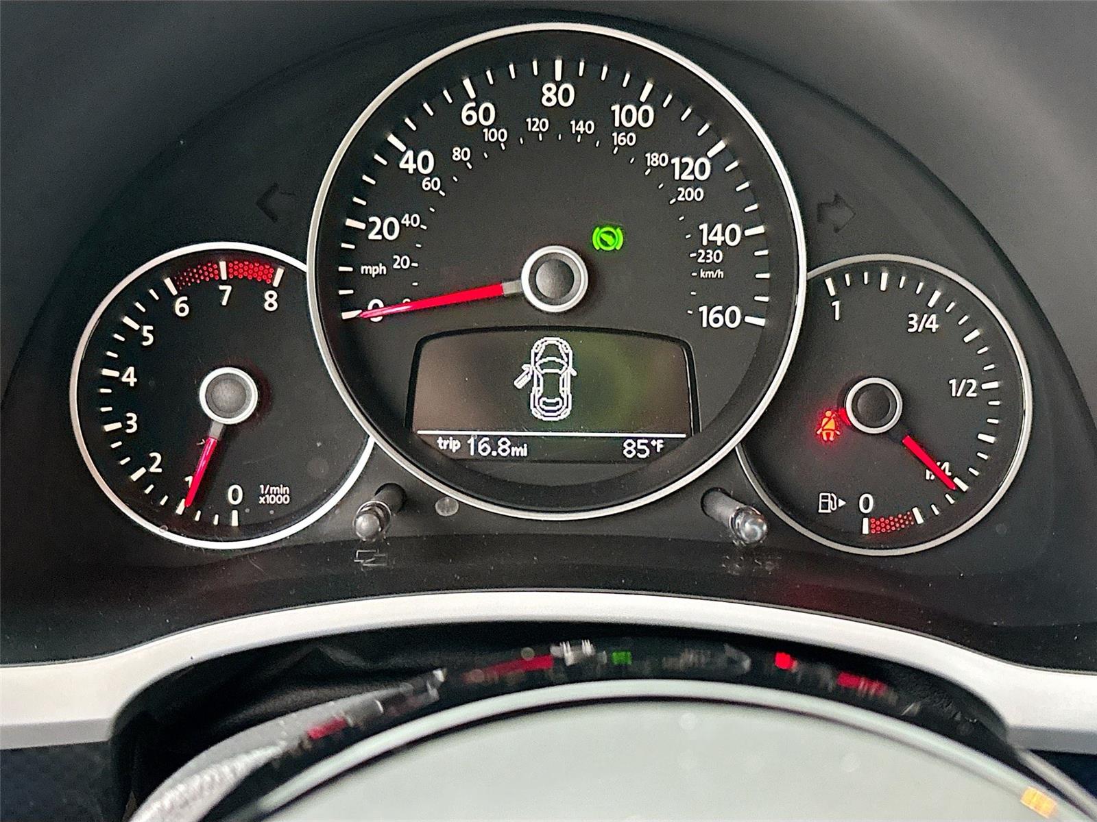 2012 Volkswagen Beetle 2.0T Turbo w/Sun/Snd/Nav PZEV
