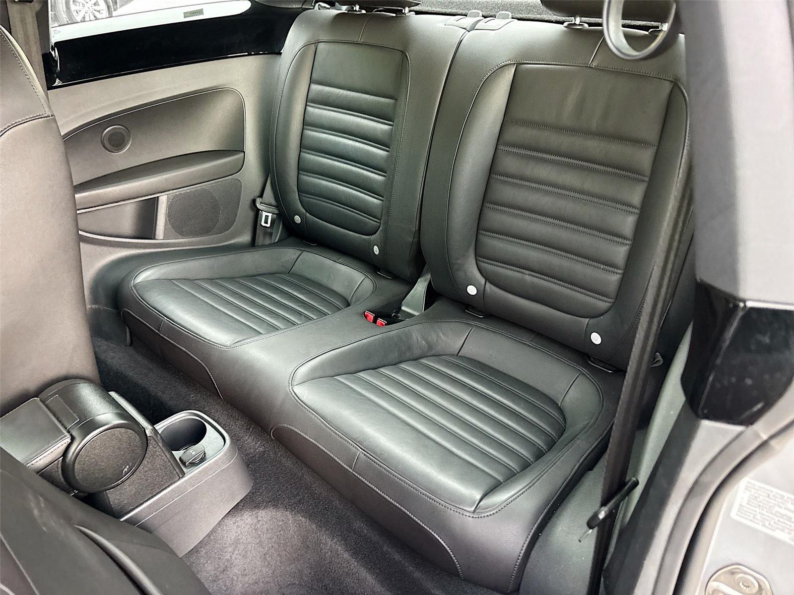 2012 Volkswagen Beetle 2.0T Turbo w/Sun/Snd/Nav PZEV
