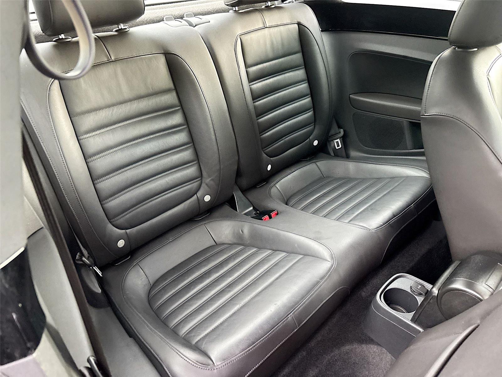 2012 Volkswagen Beetle 2.0T Turbo w/Sun/Snd/Nav PZEV