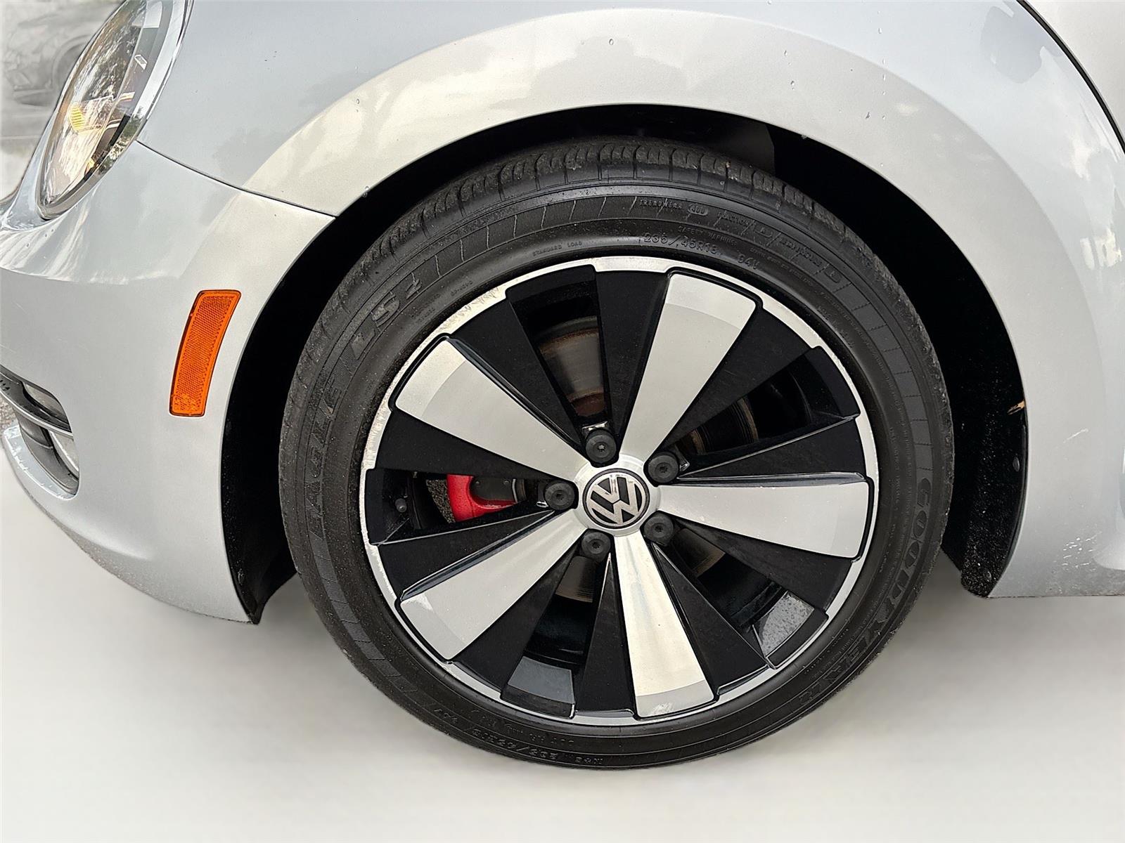 2012 Volkswagen Beetle 2.0T Turbo w/Sun/Snd/Nav PZEV
