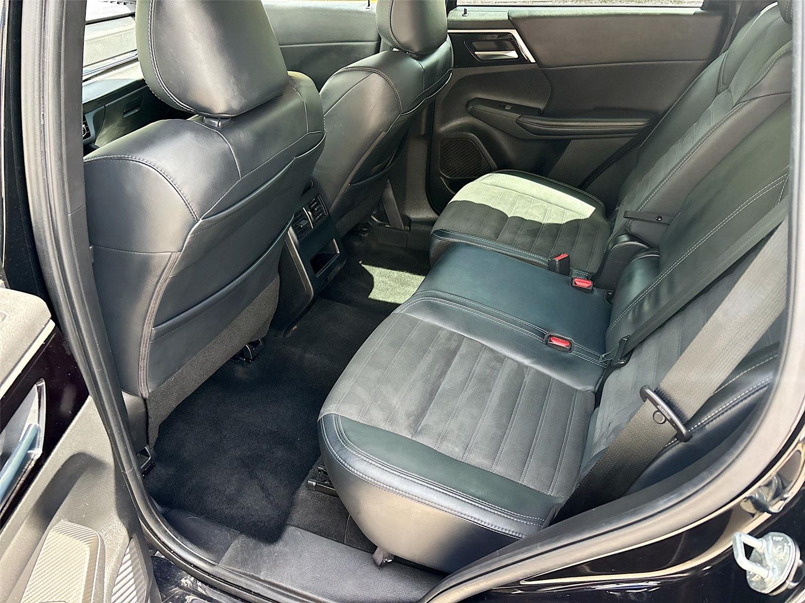 2022 Mitsubishi Outlander SE