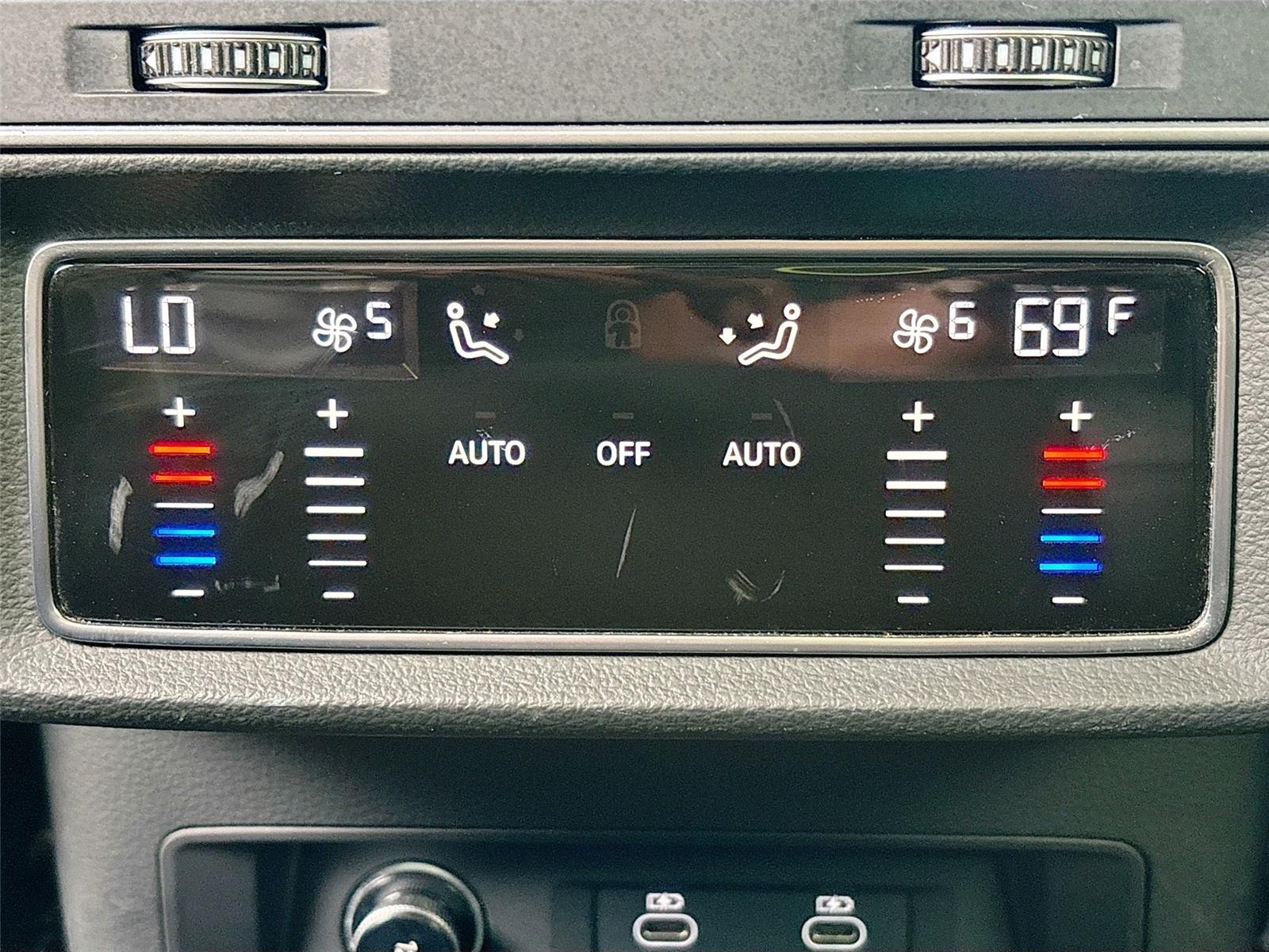 2023 Audi Q8 Premium Plus