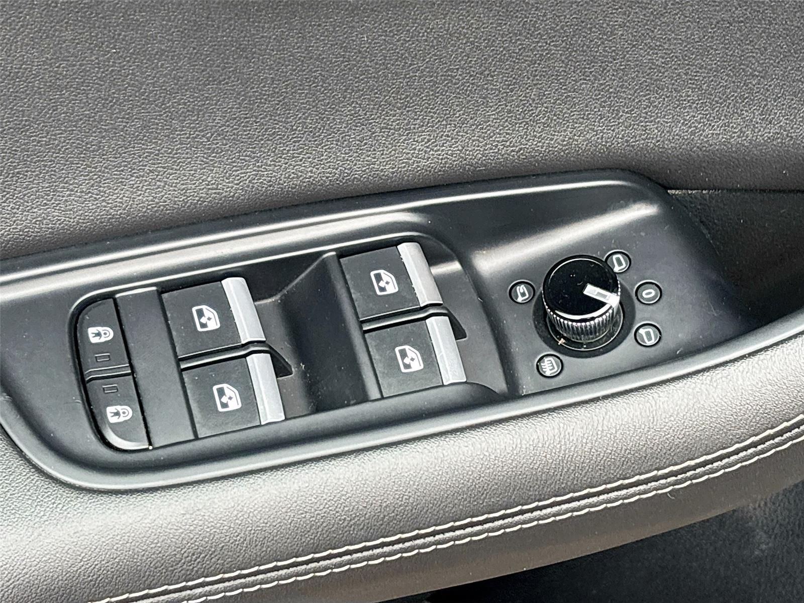 2023 Audi Q8 Premium Plus