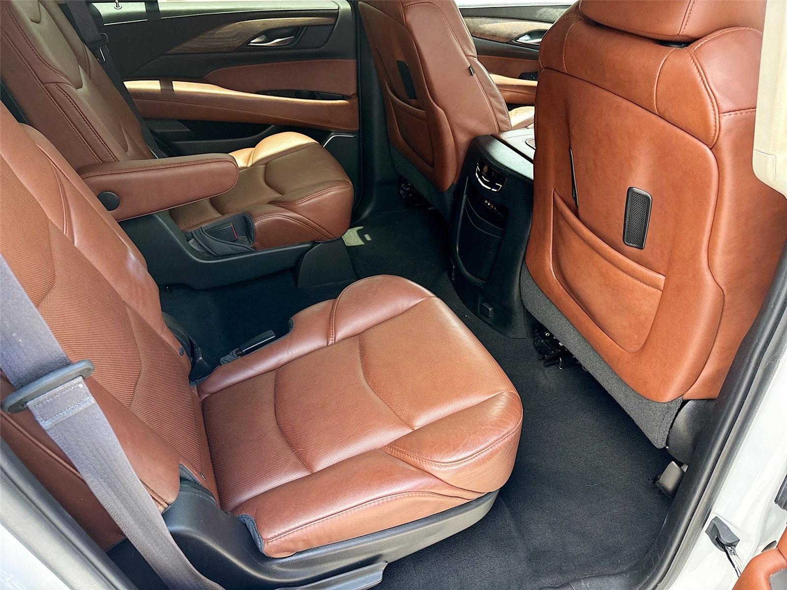 2016 Cadillac Escalade Luxury Collection