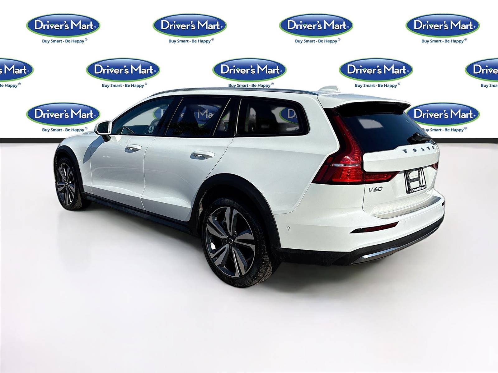 2025 Volvo V60 Cross Country Plus