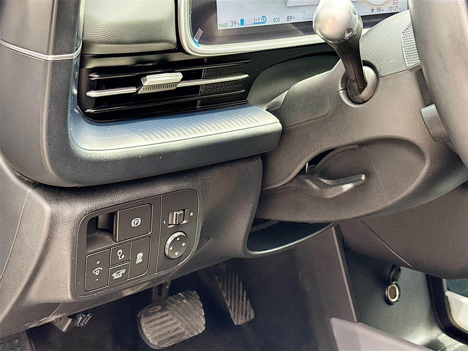 2024 Hyundai IONIQ 6 SE