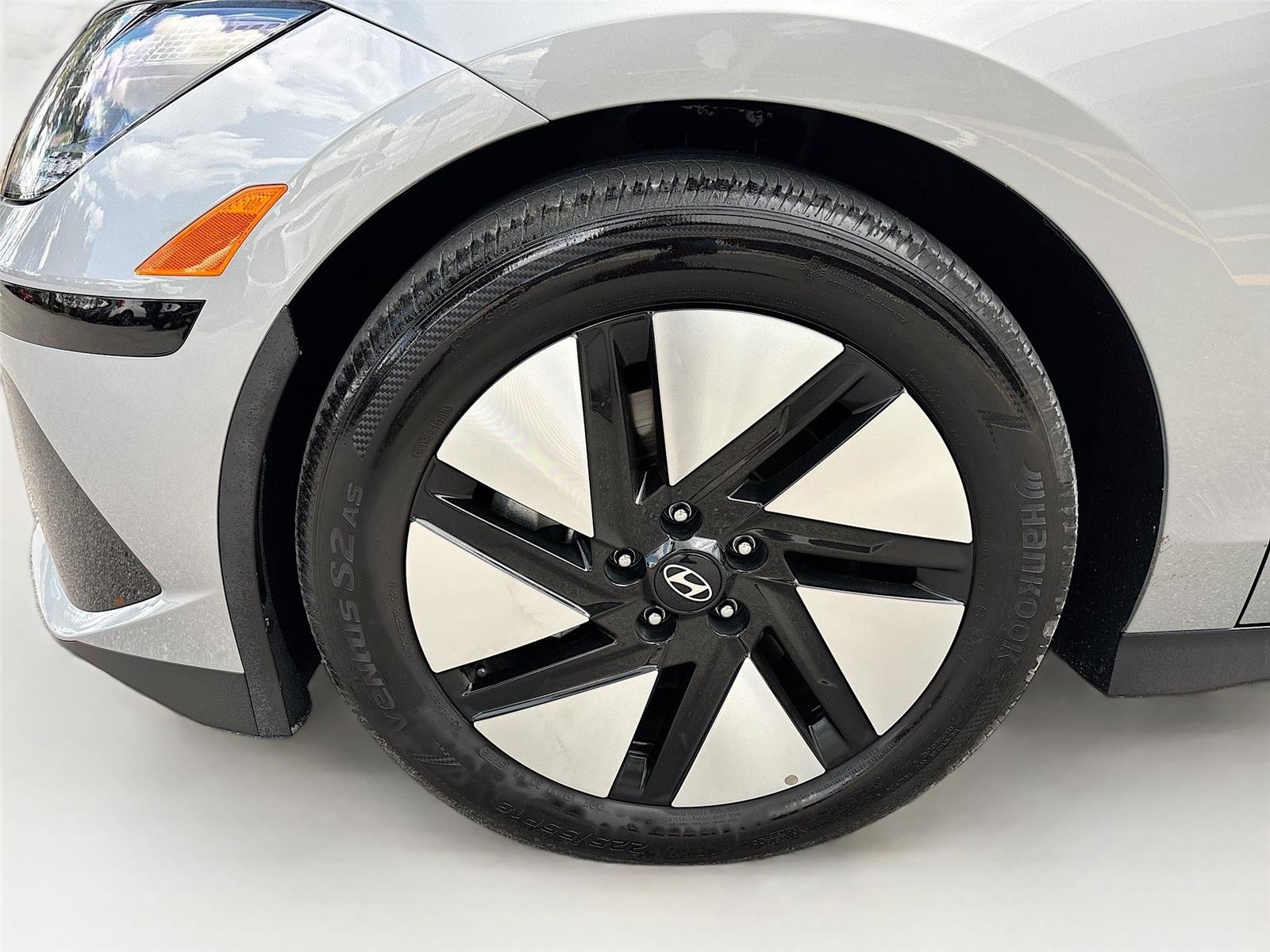 2024 Hyundai IONIQ 6 SE