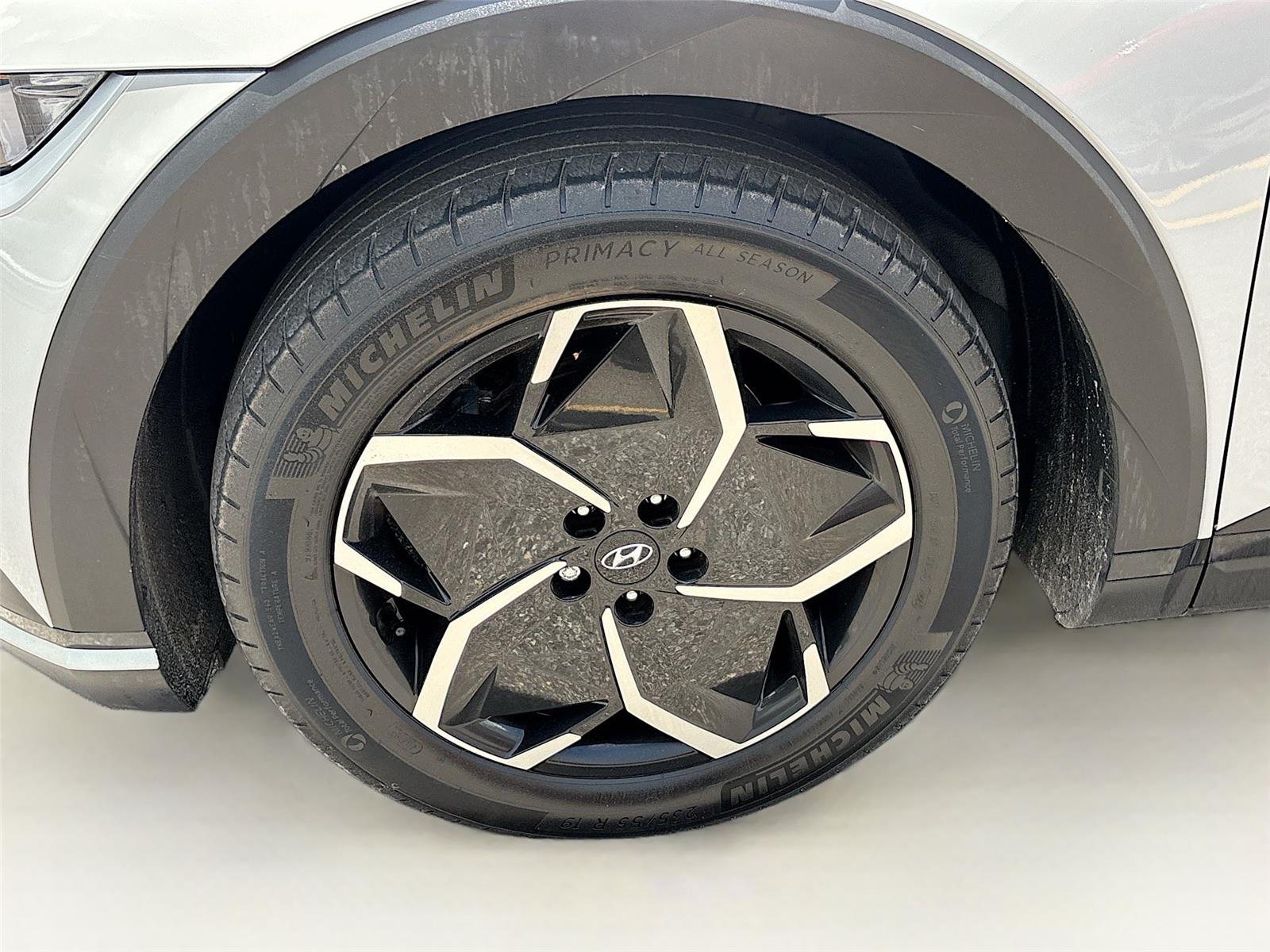 2024 Hyundai IONIQ 5 SE