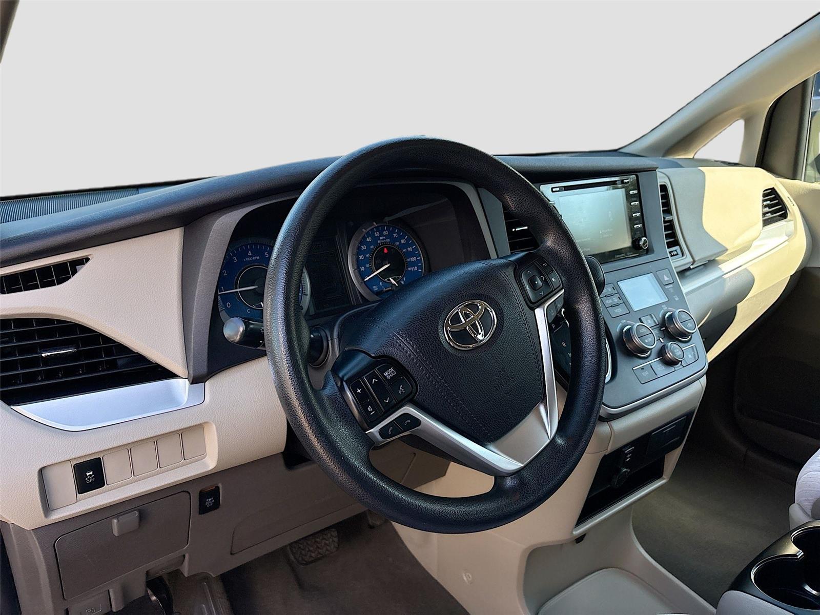 2020 Toyota Sienna LE