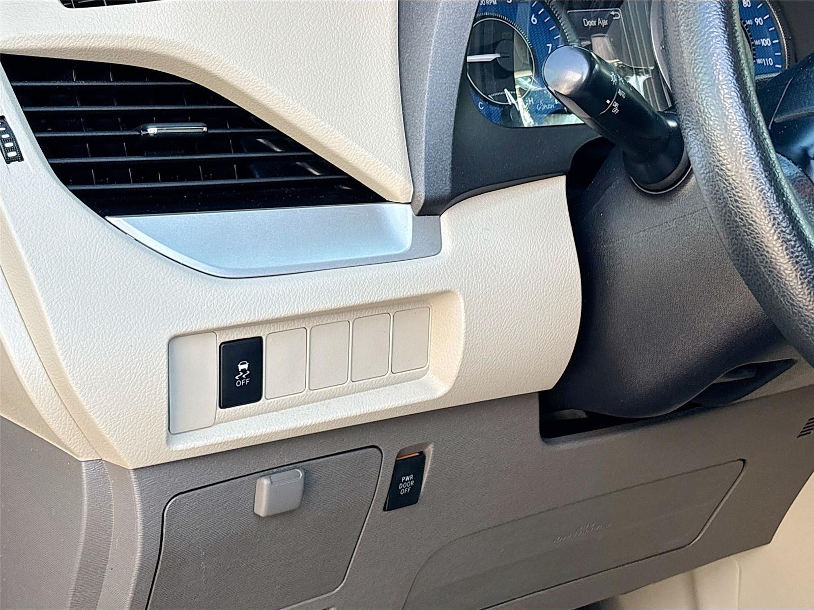 2020 Toyota Sienna LE