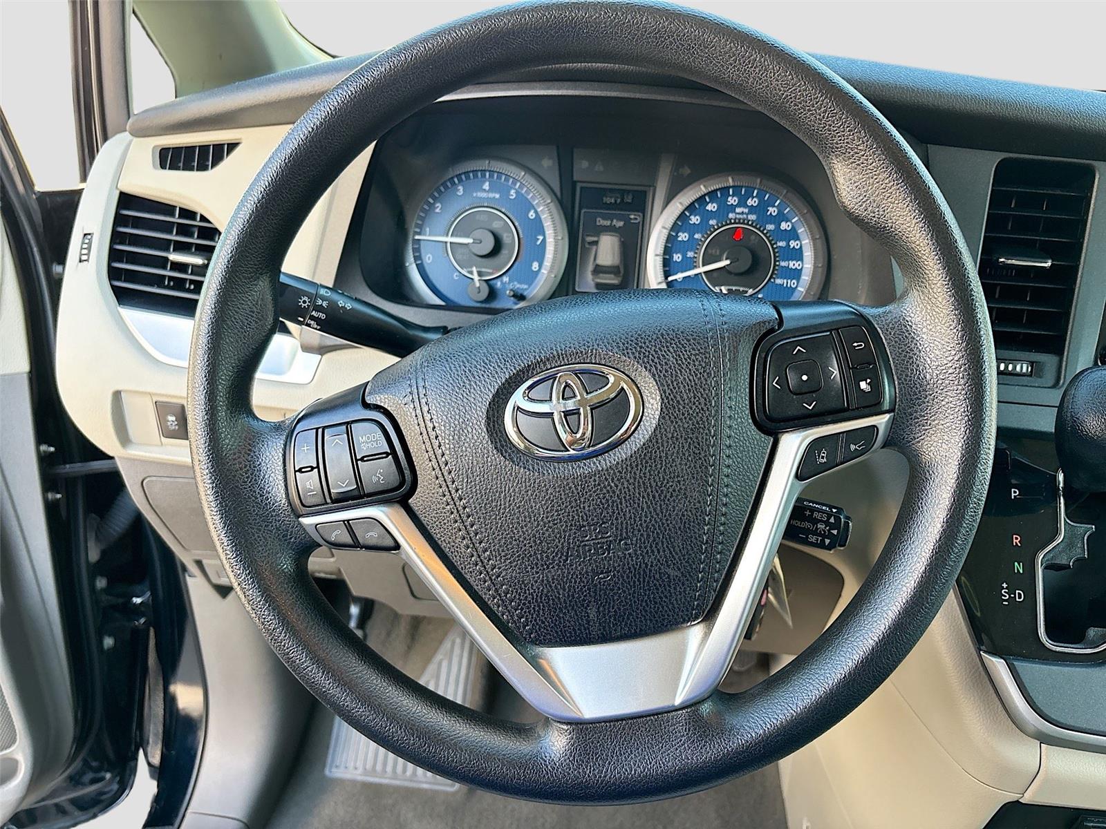 2020 Toyota Sienna LE