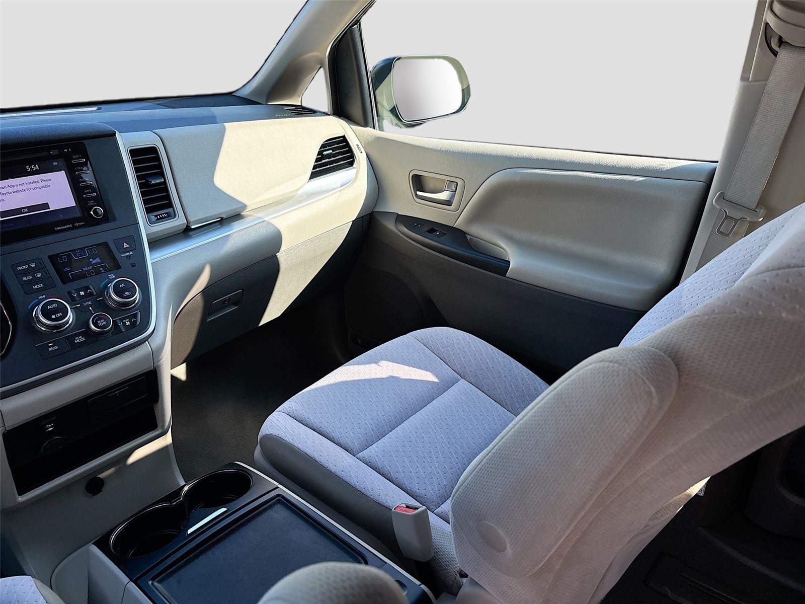 2020 Toyota Sienna LE