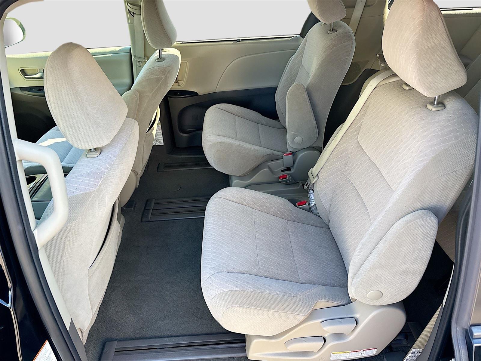 2020 Toyota Sienna LE