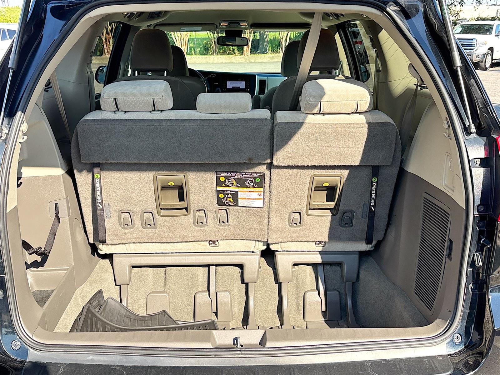 2020 Toyota Sienna LE