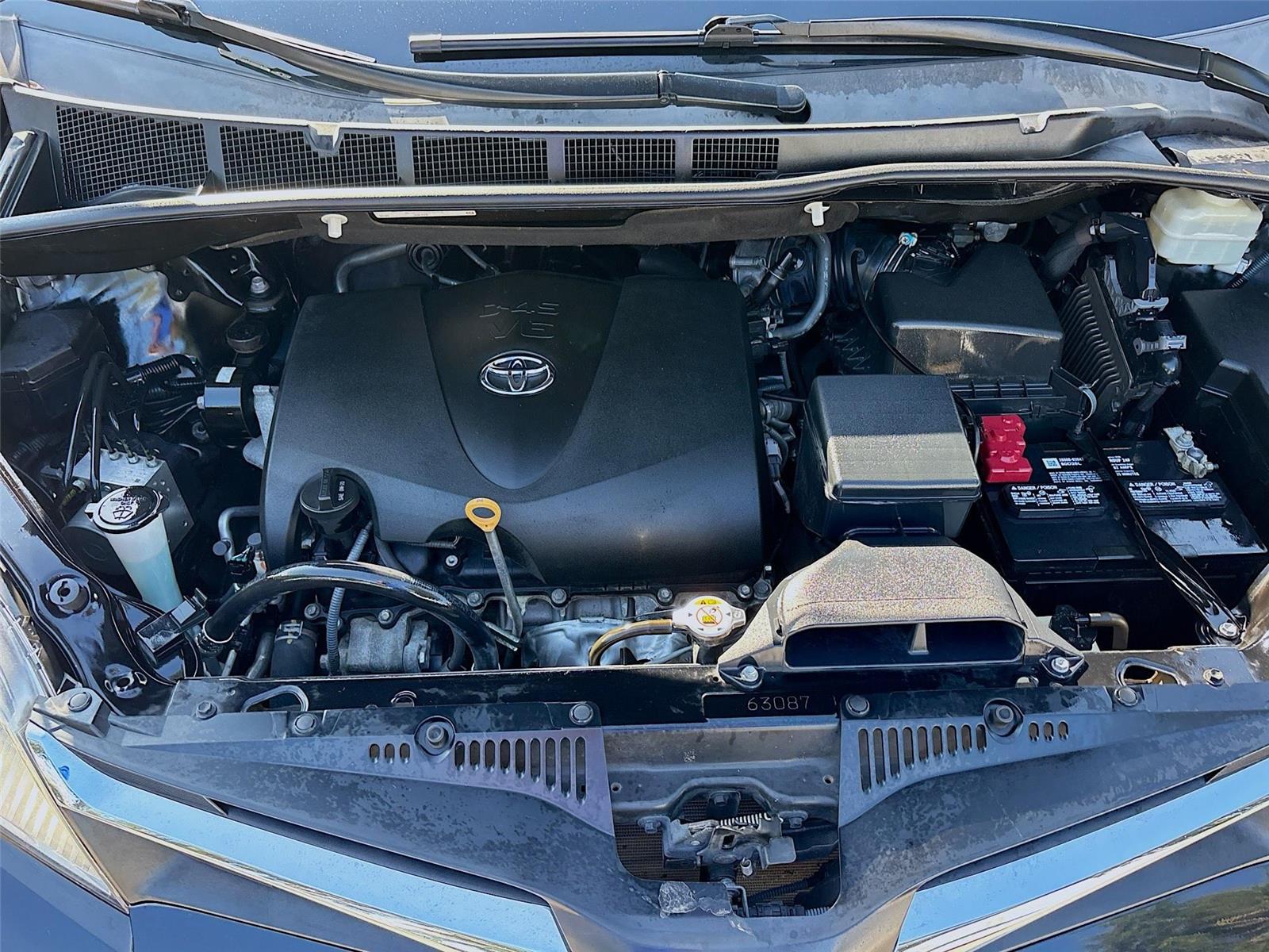 2020 Toyota Sienna LE