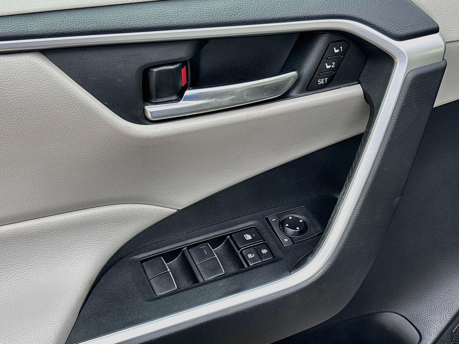 2021 Toyota RAV4 Hybrid XLE Premium